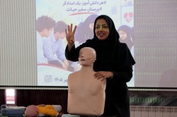 اجرای طرح آموزش احیای قلبی ریوی دانش‌آموزان در گناباد و بجستان